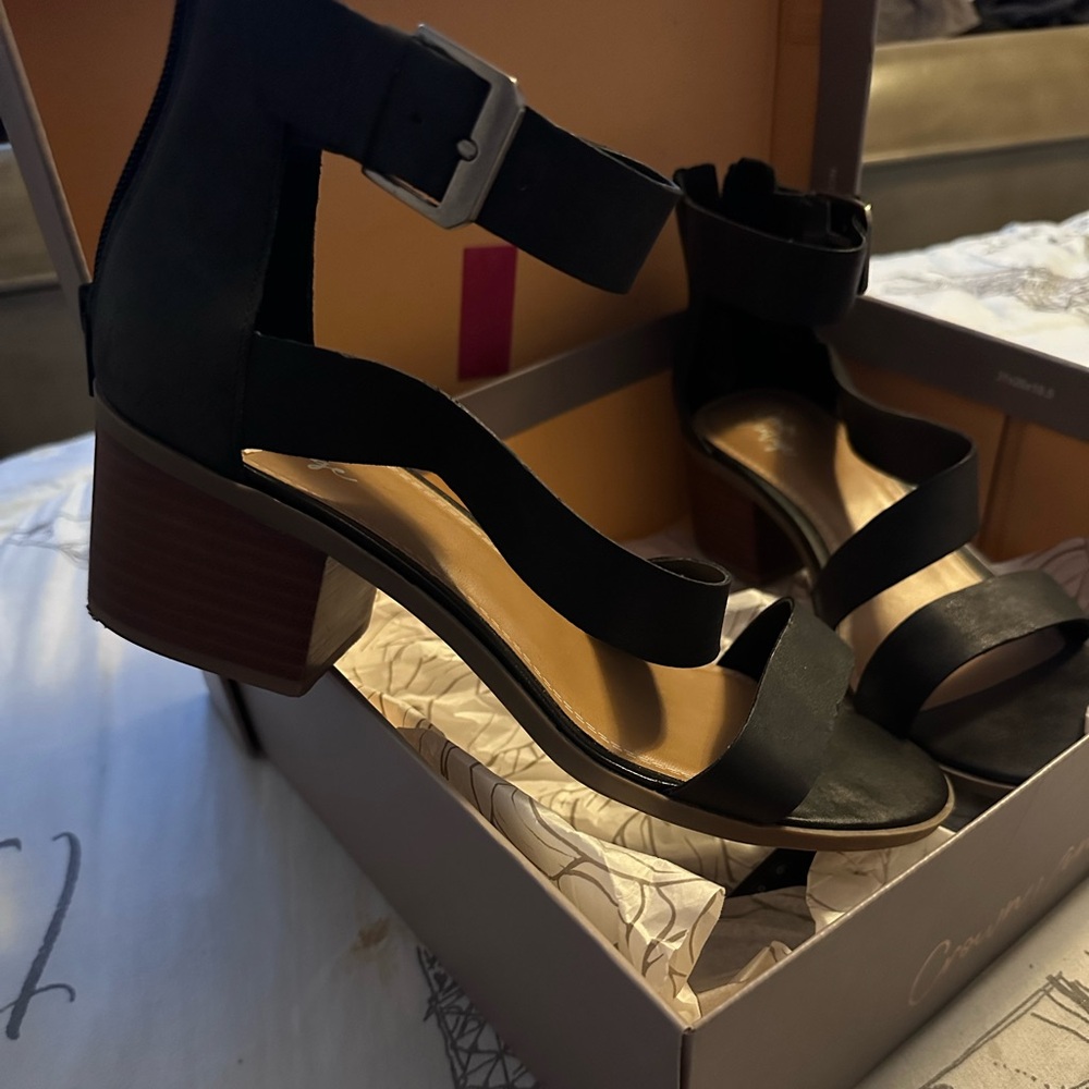Elegant Black Strappy Sandals